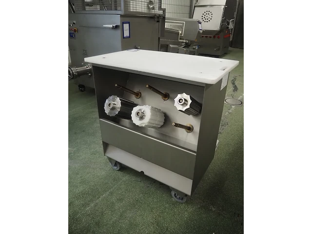 Fam - afbeelding 11 van  27