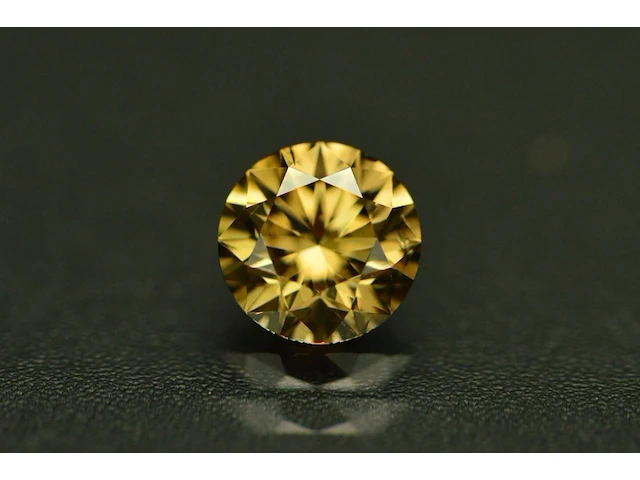 Fancy diamant - 0.81 carat ( igi gecertificeerd ) - afbeelding 1 van  4