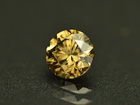 Fancy diamant - 0.81 carat ( igi gecertificeerd ) - afbeelding 2 van  4