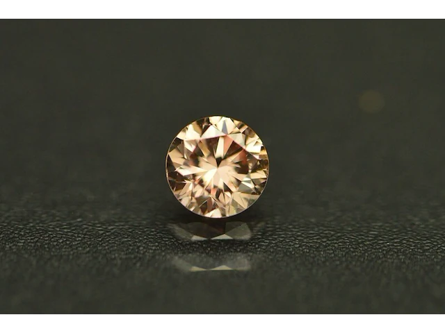 Fancy diamant 0.33ct ( gia gecertifcieerd ) - afbeelding 1 van  5