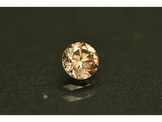 Fancy diamant 0.33ct ( gia gecertifcieerd ) - afbeelding 3 van  5