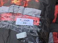 Fancy flames - 10 kilo - briketten zakken bbq (15x) - afbeelding 4 van  4