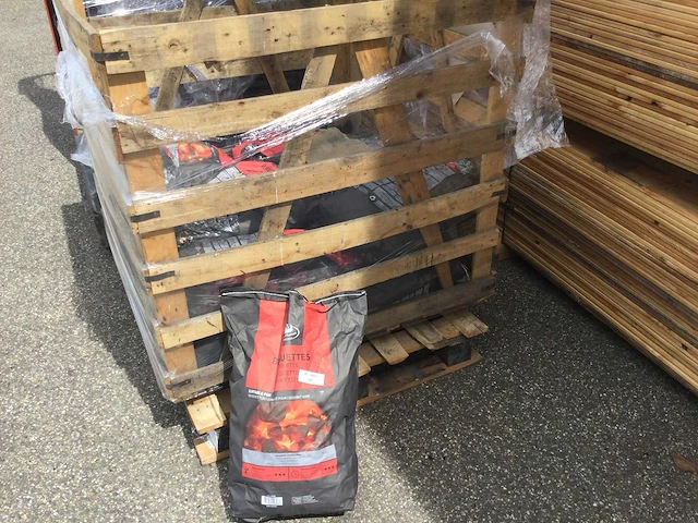 Fancy flames - 10 kilo - briketten zakken bbq (15x) - afbeelding 3 van  5