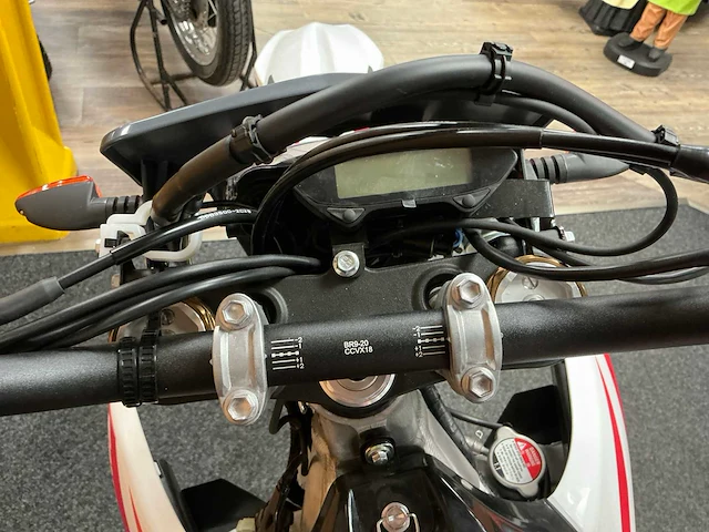 Fantic xef 250 motorfiets nieuw - afbeelding 3 van  13