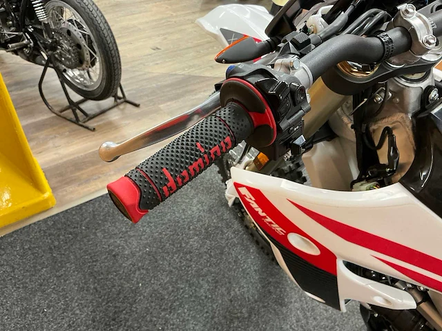 Fantic xef 250 motorfiets nieuw - afbeelding 4 van  13
