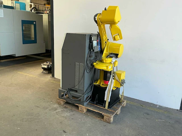 Fanuc - 1999 - m-6i - uitnamerobot - afbeelding 3 van  10
