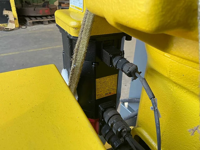Fanuc - 1999 - m-6i - uitnamerobot - afbeelding 8 van  10