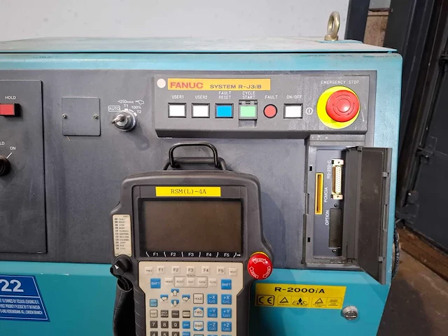 Fanuc - 2002 - r-2000ia 165f - uitnamerobot - afbeelding 14 van  15
