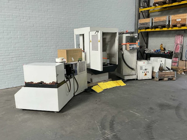 Fanuc - 2003 - robocut a-0ib - draadvonk- en erodeermachine - afbeelding 11 van  21