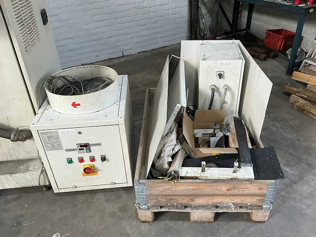 Fanuc - 2003 - robocut a-0ib - draadvonk- en erodeermachine - afbeelding 20 van  21