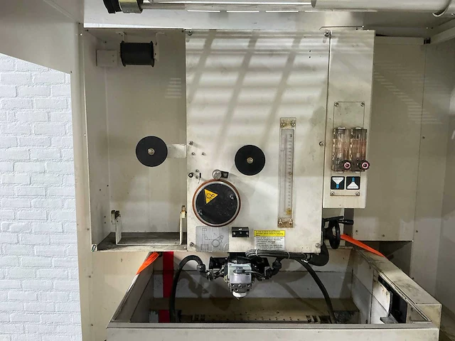 Fanuc - 2003 - robocut a-0ib - draadvonk- en erodeermachine - afbeelding 21 van  21