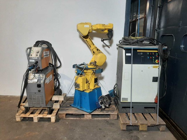 Fanuc - arc mate 100ic - welding robot - afbeelding 1 van  6