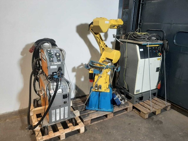 Fanuc - arc mate 100ic - welding robot - afbeelding 5 van  6