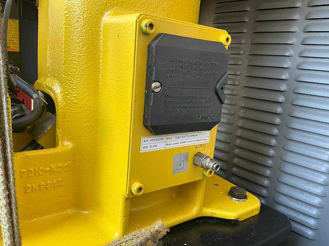 Fanuc - m-6i - robotic loader - 1999 - afbeelding 3 van  12