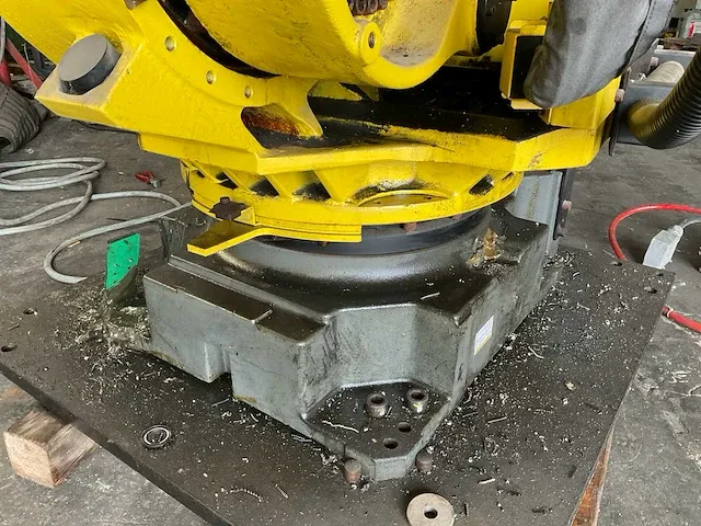 Fanuc - robot r-2000ia 165f - 2004 fanuc robot r-2000ia 165f robot arm - afbeelding 2 van  24