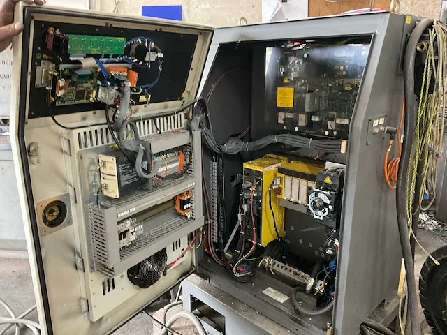 Fanuc - robot r-2000ia 165f - 2004 fanuc robot r-2000ia 165f robot arm - afbeelding 11 van  24