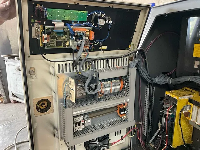 Fanuc - robot r-2000ia 165f - 2004 fanuc robot r-2000ia 165f robot arm - afbeelding 15 van  24