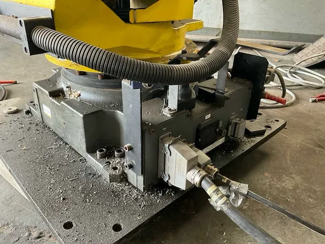 Fanuc - robot r-2000ia 165f - 2004 fanuc robot r-2000ia 165f robot arm - afbeelding 24 van  24