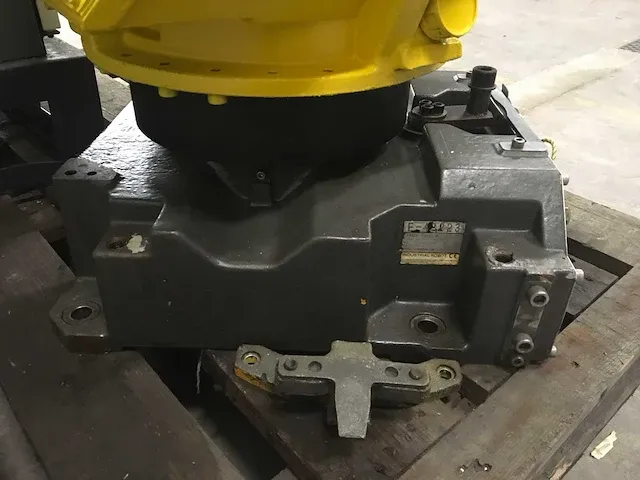 Fanuc m-710ic/70 handling robot - afbeelding 17 van  17
