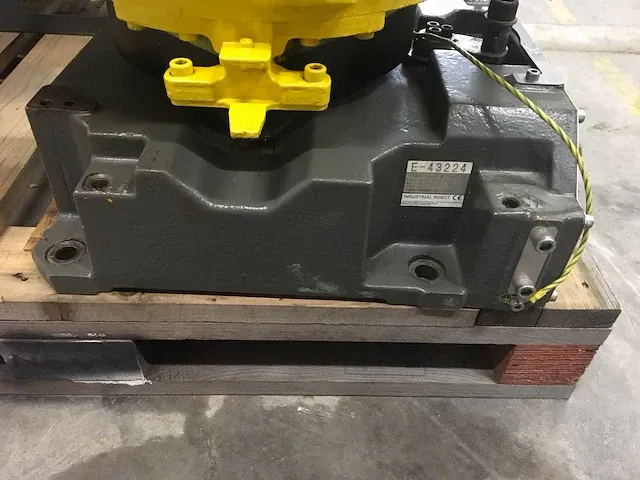 Fanuc m-710ic/70 handling robot - afbeelding 3 van  17