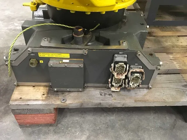 Fanuc m-710ic/70 handling robot - afbeelding 4 van  17