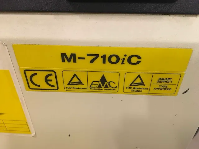 Fanuc m-710ic/70 handling robot - afbeelding 16 van  17
