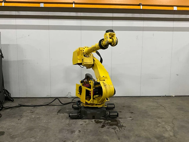 Fanuc r-2000ia 165f handling robot & r-j3ib schakelkast - afbeelding 1 van  6