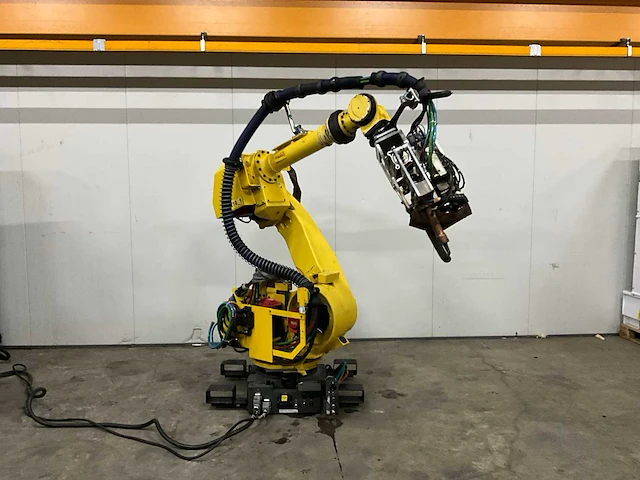 Fanuc r-2000ia 165f lasrobot & r-j3ib schakelkast - afbeelding 5 van  8