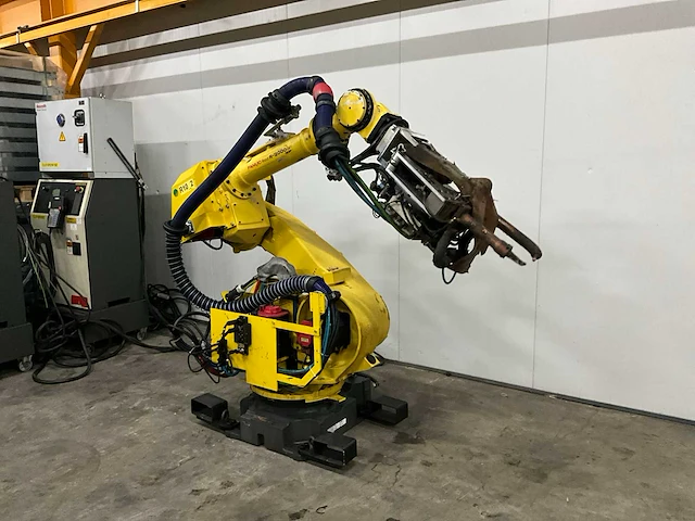 Fanuc r-2000ia 165f lasrobot & r-j3ib schakelkast - afbeelding 5 van  9