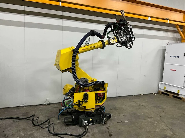 Fanuc r-2000ia 165f lasrobot & r-j3ib schakelkast - afbeelding 4 van  7