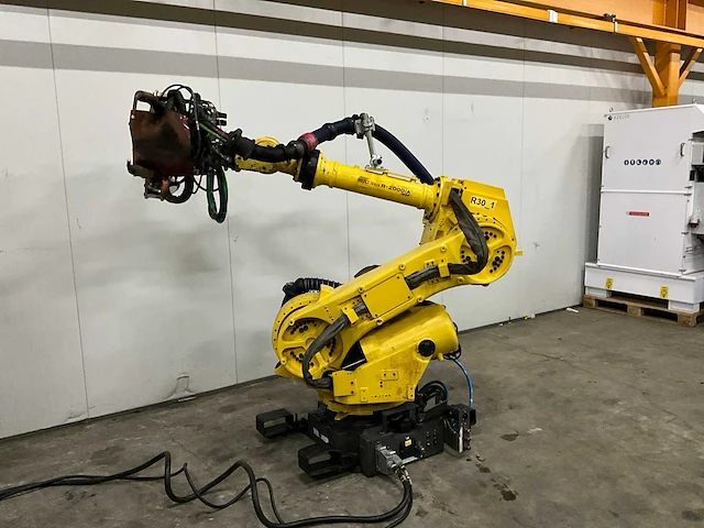 Fanuc r-2000ia 165f lasrobot & r-j3ib schakelkast - afbeelding 6 van  7