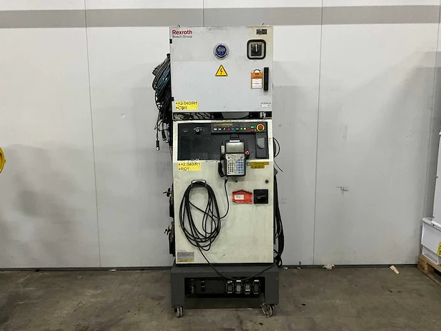 Fanuc r-2000ia 165f lasrobot & r-j3ib schakelkast - afbeelding 2 van  6