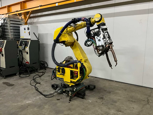 Fanuc r-2000ia 165f lasrobot & r-j3ib schakelkast - afbeelding 3 van  6