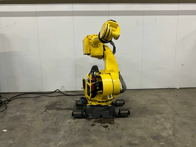 Fanuc r-2000ia 210f handling robot & r-j3ib schakelkast - afbeelding 4 van  6