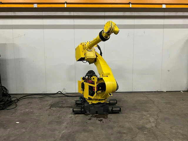 Fanuc r-2000ia 210f handling robot & r-j3ib schakelkast - afbeelding 4 van  6
