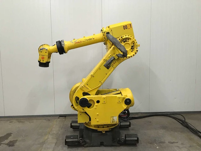 Fanuc s-430i w handling robot & r-j3 schakelkast - afbeelding 1 van  6