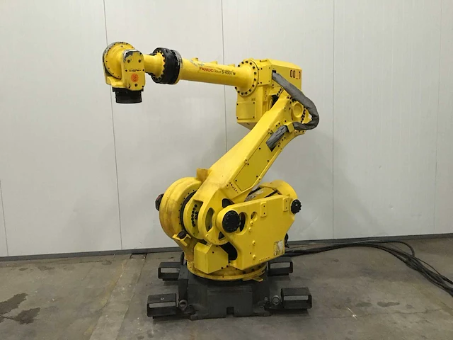 Fanuc s-430i w handling robot & r-j3 schakelkast - afbeelding 1 van  6