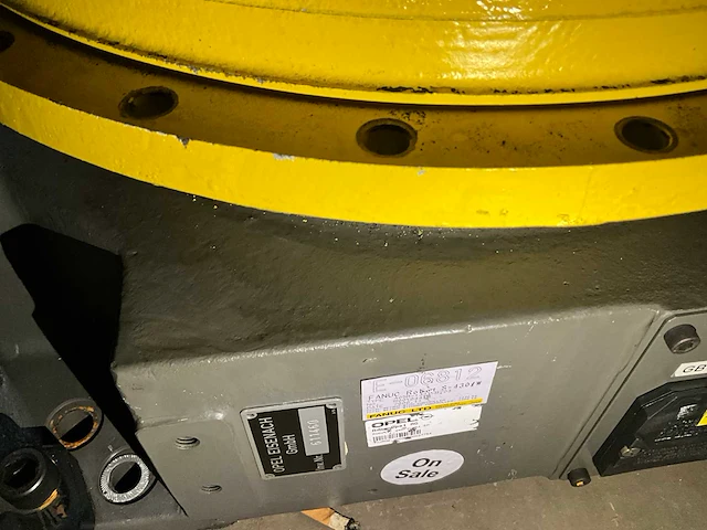 Fanuc s-430i w handling robot & r-j3 schakelkast - afbeelding 4 van  6