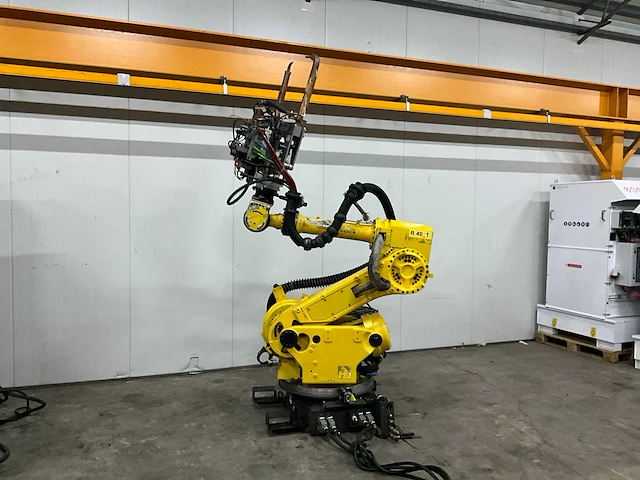 Fanuc s-430i w lasrobot & r-j3ib schakelkast - afbeelding 3 van  8