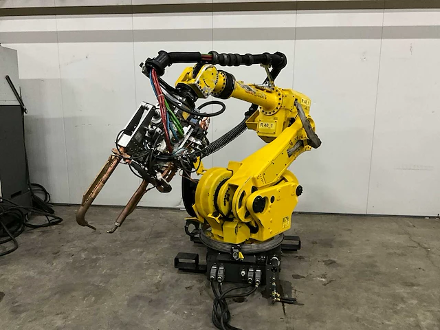 Fanuc s-430i w lasrobot & r-j3ib schakelkast - afbeelding 7 van  7