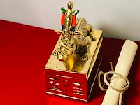 Farao, obelisk en sobek egyptische kunstgouden beelden - afbeelding 10 van  13