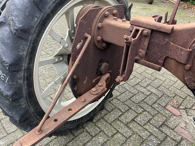 Farmall regular oldtimer tractor - afbeelding 4 van  21
