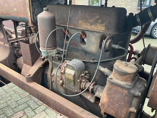 Farmall regular oldtimer tractor - afbeelding 10 van  21