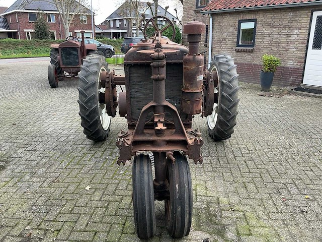 Farmall regular oldtimer tractor - afbeelding 15 van  21