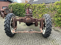 Farmall regular oldtimer tractor - afbeelding 19 van  21