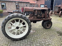 Farmall regular oldtimer tractor - afbeelding 20 van  21