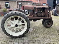 Farmall regular oldtimer tractor - afbeelding 17 van  21