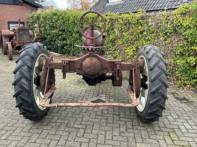 Farmall regular oldtimer tractor - afbeelding 19 van  21