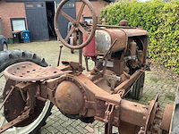 Farmall regular oldtimer tractor - afbeelding 21 van  21