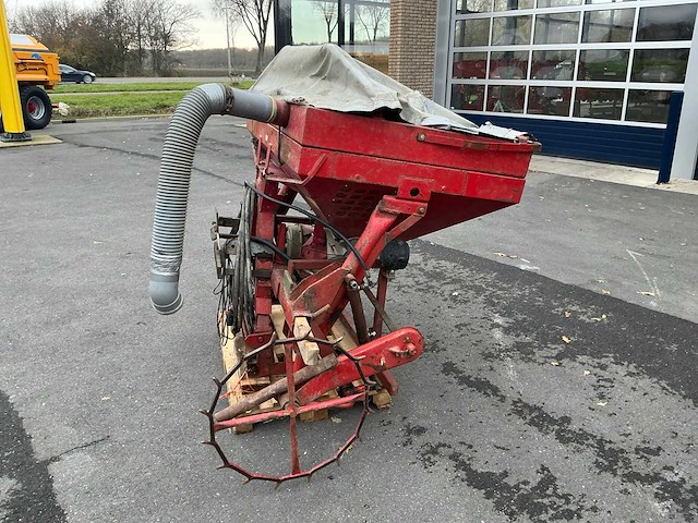 Farmax en kuhn zaai-spit combinatie - afbeelding 30 van  34